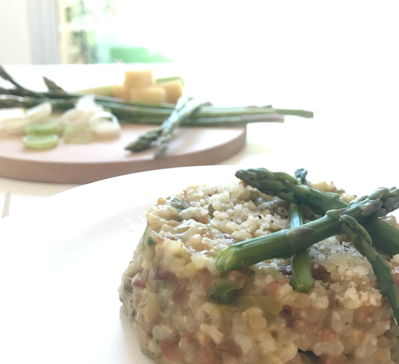 Risotto integral de esparragos trigueros y puerros con Thermomix®