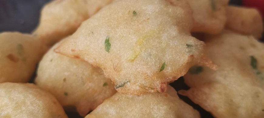 Deliciosos Buñuelos de Bacalao con ajitos tiernos
