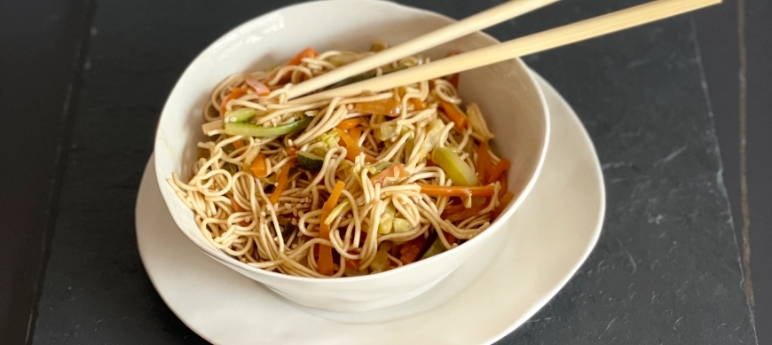 FIDEOS YAKISOBA (cast)