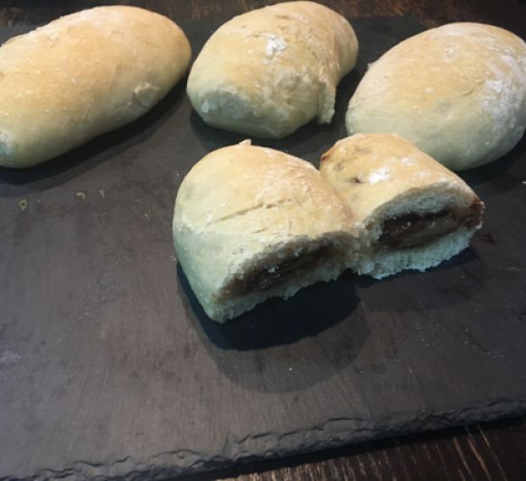 Meriendas para niños y mayores, pan con chocolate