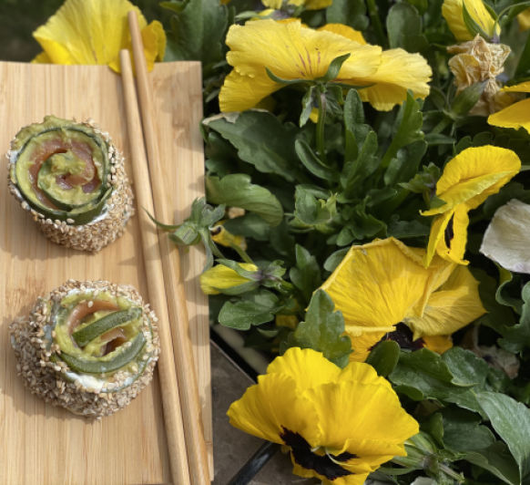 Rotllets d’alvocat i carbassó / Rollitos de aguacate y calabacín