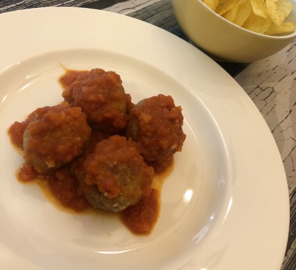 MANDONGUILLES AMB SALSA DE TOMÀQUET