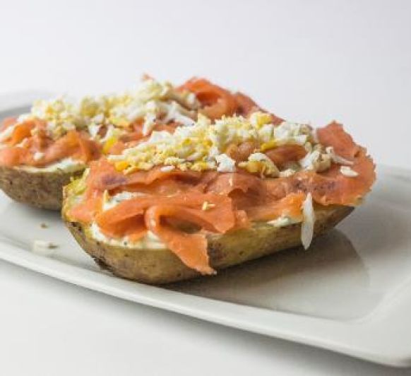 Patatas rellenas de ahumados